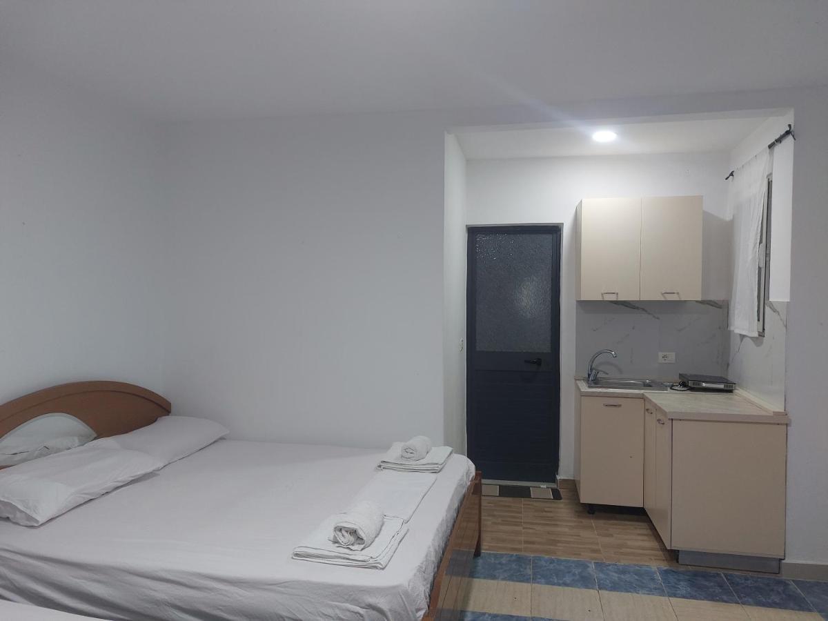 Vila Hyseni Durrës Buitenkant foto