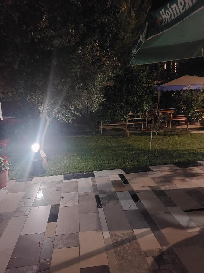 Vila Hyseni Durrës Buitenkant foto